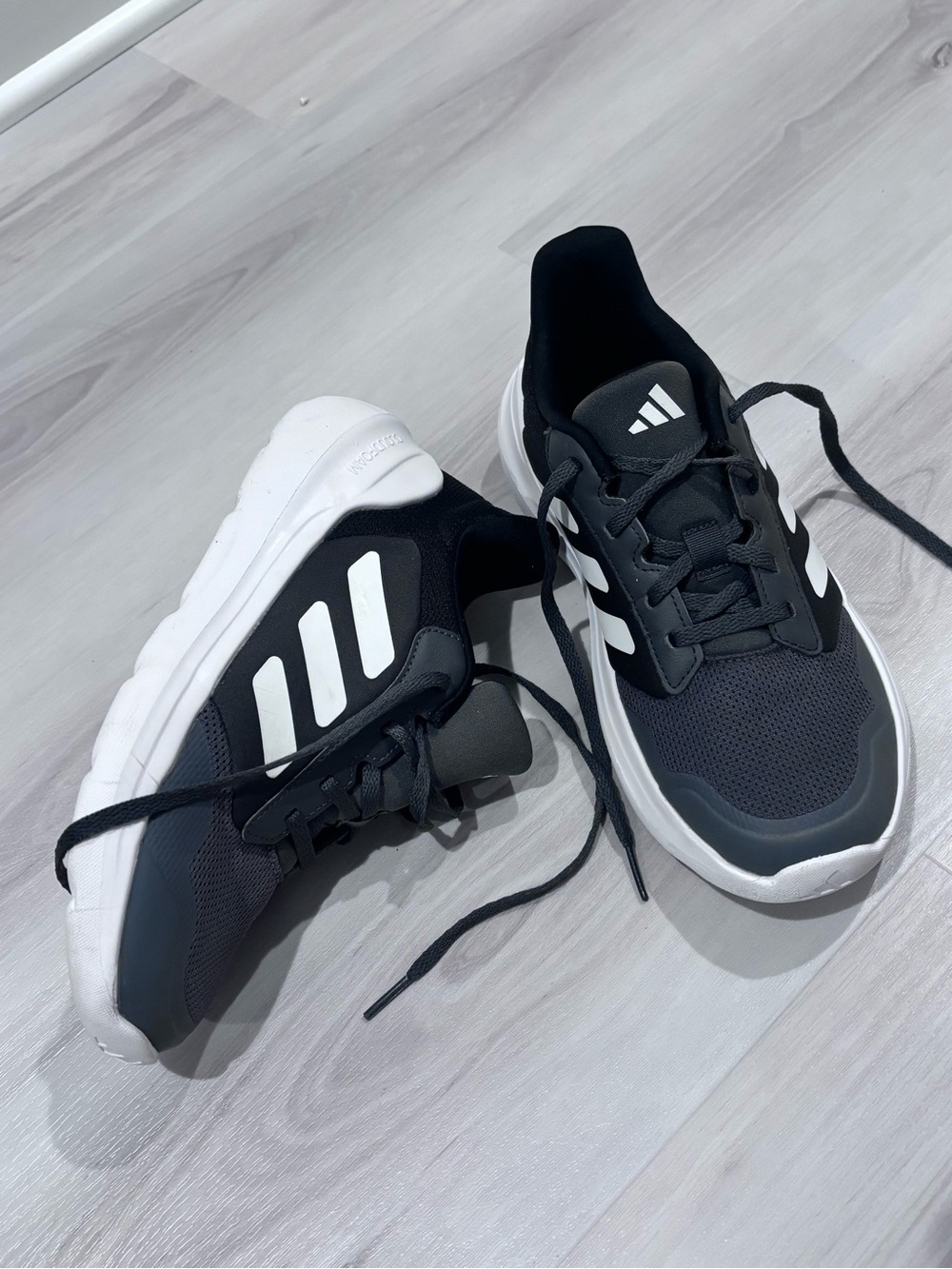 adidas youth Tensaur Run Athletic Sneakers
